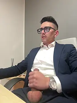 Snapshot of masterboss_ chatting on 02/25/26, 01:33 masterboss online show from 02/25/26, 01:33