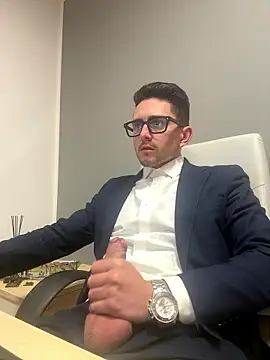 Snapshot of masterboss_ chatting on 01/09/26, 12:45 masterboss online show from 01/09/26, 12:45