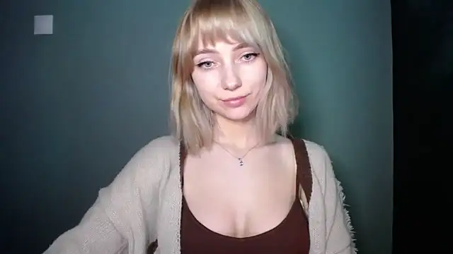 LuciaYoung online show from 03/04/26, 07:21