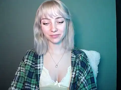 LuciaYoung online show from 03/19/26, 07:58