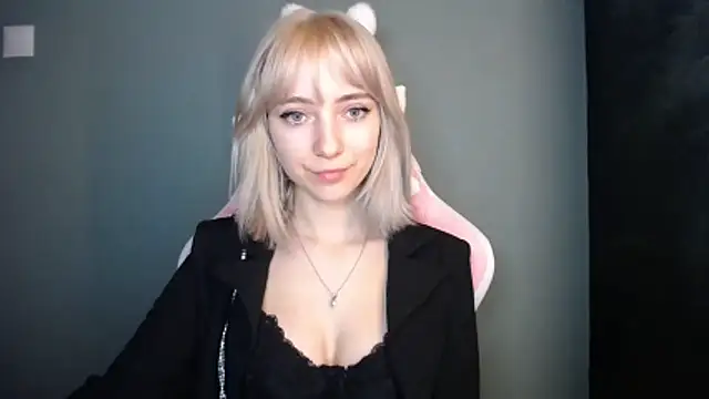 LuciaYoung online show from 03/21/26, 08:24