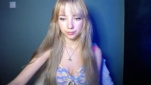 LuciaYoung online show from 11/14/25, 07:56