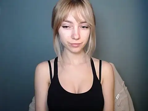 LuciaYoung online show from 02/09/26, 07:39