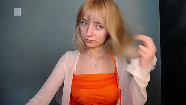 LuciaYoung online show from 03/05/26, 01:19