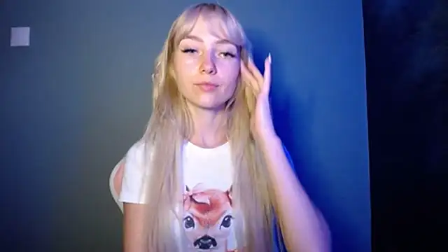 LuciaYoung online show from 05/31/26, 06:09