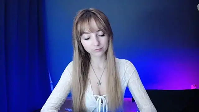 Snapshot of LuciaYoung chatting on 02/28/25, 07:35 LuciaYoung online show from 02/28/25, 07:35