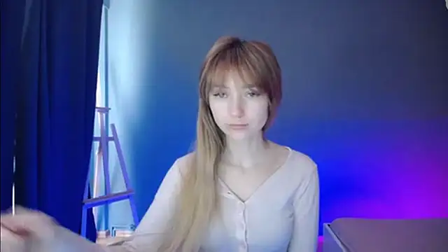 Snapshot of LuciaYoung chatting on 03/09/25, 07:12 LuciaYoung online show from 03/09/25, 07:12