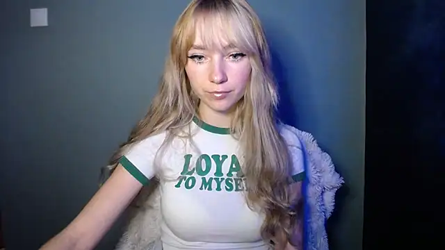 LuciaYoung online show from 11/16/25, 08:19