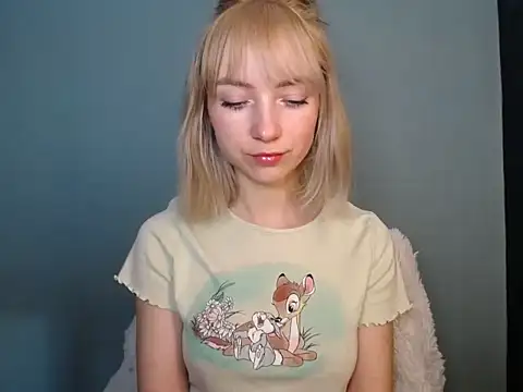 LuciaYoung online show from 03/09/26, 07:34