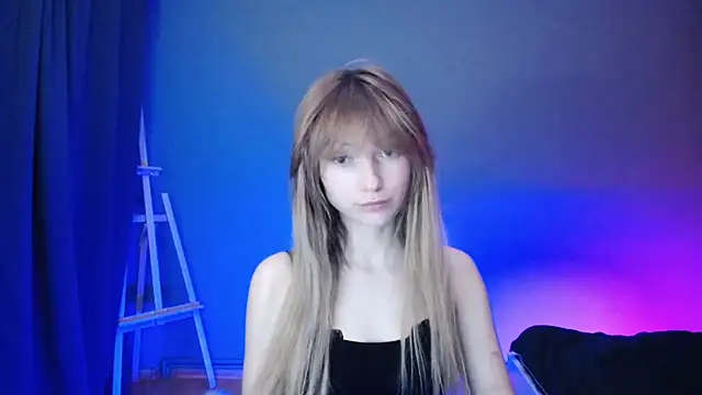 Snapshot of LuciaYoung chatting on 03/06/25, 10:36 LuciaYoung online show from 03/06/25, 10:36
