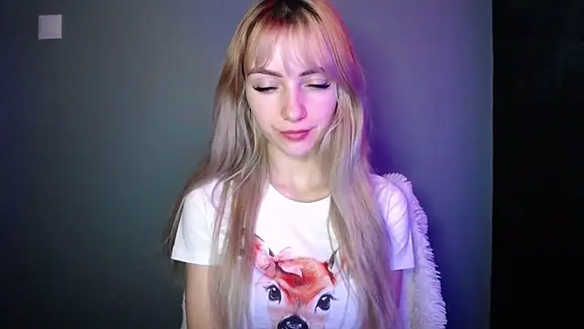 LuciaYoung online show from 12/20/25, 07:33