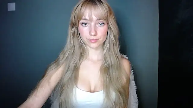 LuciaYoung online show from 11/07/25, 07:40