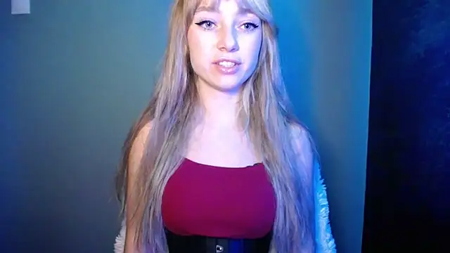 LuciaYoung online show from 10/23/25, 06:28