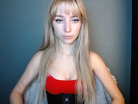 LuciaYoung online show from 11/21/25, 01:10