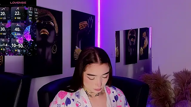  brenna hanson online show from 11/25/25, 07:03