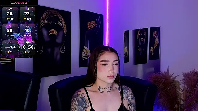  brenna hanson online show from 11/26/25, 07:14