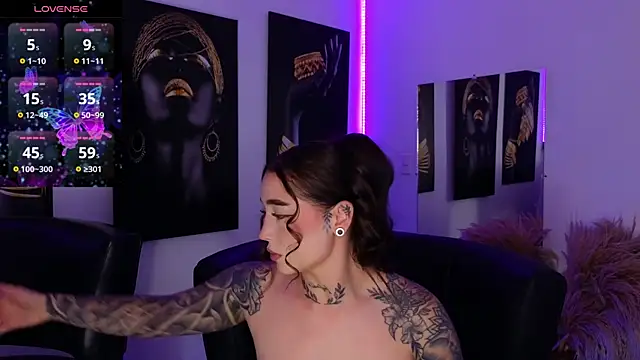  brenna hanson online show from 11/06/25, 07:18