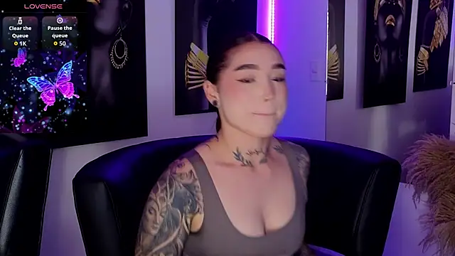  brenna hanson online show from 11/27/25, 07:03