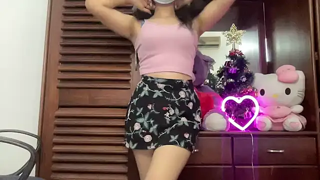 Snapshot of Princess_Lily chatting on 12/03/24, 11:07 Princess Lily online show from 12/03/24, 11:07