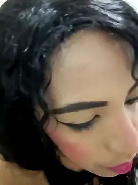 Issa Km  online show from 04/15/26, 10:21