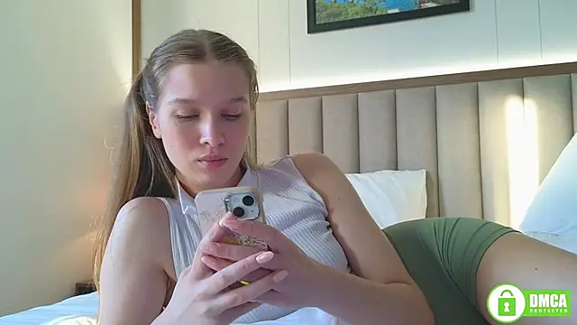 Snapshot of CutieBeauty chatting on 03/27/26, 10:16 CutieBeauty online show from 03/27/26, 10:16