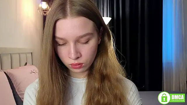 Snapshot of CutieBeauty chatting on 12/03/25, 01:10 CutieBeauty online show from 12/03/25, 01:10