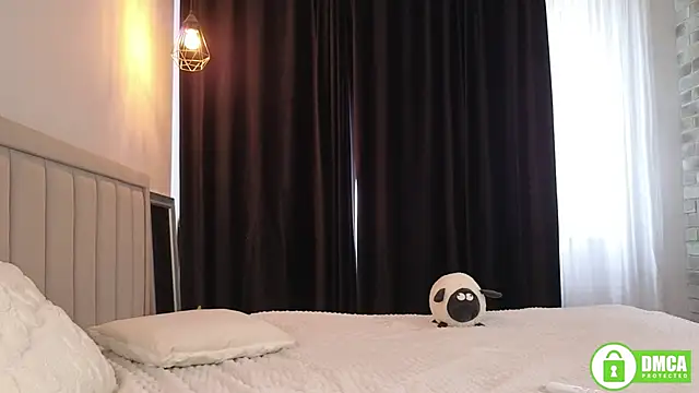 Snapshot of CutieBeauty chatting on 09/18/25, 10:07 CutieBeauty online show from 09/18/25, 10:07