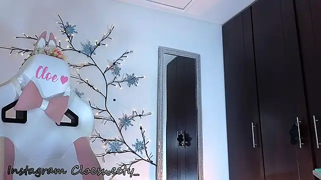 Snapshot of Cloesweety chatting on 12/25/24, 08:17 Cloesweety online show from 12/25/24, 08:17