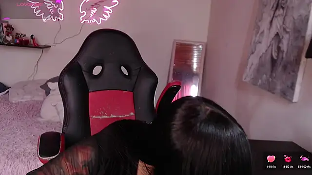 MissDennise online show from 10/16/25, 05:21