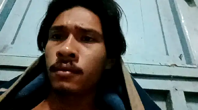 Snapshot of Namthip2233 chatting on 03/01/25, 04:22 Namthip2233 online show from 03/01/25, 04:22