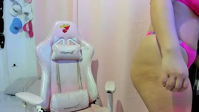 Latinos couples online show from 02/08/26, 04:21