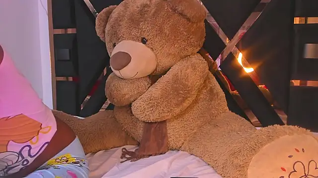 Snapshot of Ebony_beautifull chatting on 03/06/25, 01:37 Ebony beautifull online show from 03/06/25, 01:37