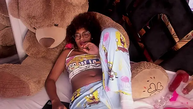 Snapshot of Ebony_beautifull chatting on 02/13/25, 07:56 Ebony beautifull online show from 02/13/25, 07:56