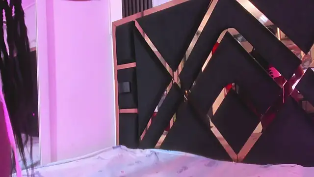 Snapshot of Ebony_beautifull chatting on 09/12/25, 01:39 Ebony beautifull online show from 09/12/25, 01:39