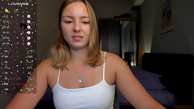 ThreeshaWhite online show from 09/17/25, 04:14