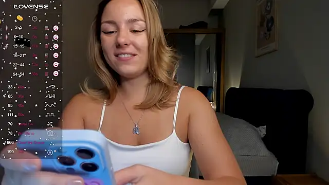 ThreeshaWhite online show from 09/16/25, 05:30