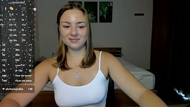 ThreeshaWhite online show from 04/09/26, 01:40