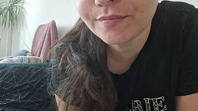 Cyndee Winter online show from 11/08/25, 11:47