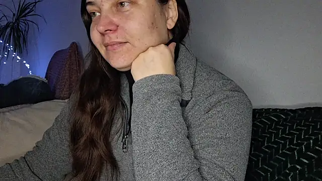 Cyndee Winter online show from 11/19/25, 05:57