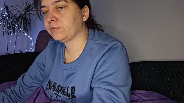 Cyndee Winter online show from 11/16/25, 02:44