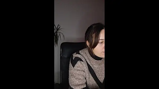 Cyndee Winter online show from 12/19/25, 04:20