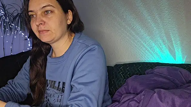 Cyndee Winter online show from 11/13/25, 05:28