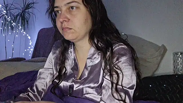 Cyndee Winter online show from 10/31/25, 06:26