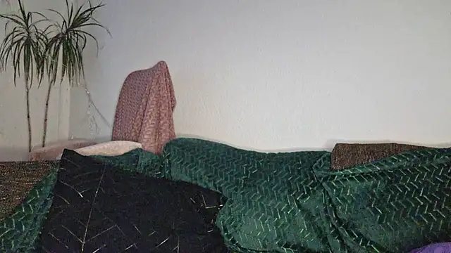 Cyndee Winter online show from 11/09/25, 03:16