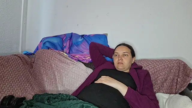 Snapshot of Cyndee_Winter chatting on 06/12/26, 06:27 Cyndee Winter online show from 06/12/26, 06:27