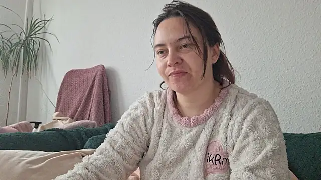 Cyndee Winter online show from 11/30/25, 09:54