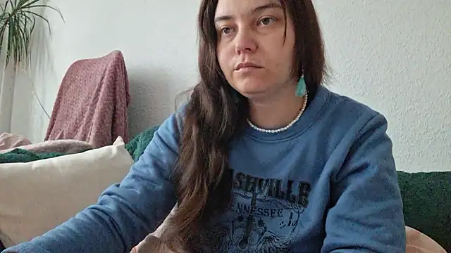 Cyndee Winter online show from 11/25/25, 01:22