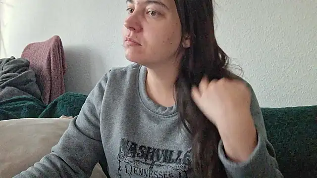 Cyndee Winter online show from 10/18/25, 03:47