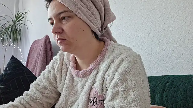 Cyndee Winter online show from 11/23/25, 08:35