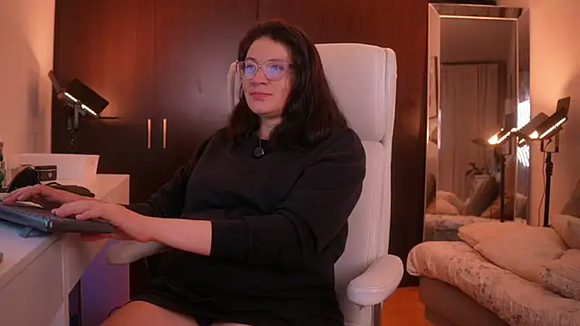 Anah s online show from 05/28/26, 01:02